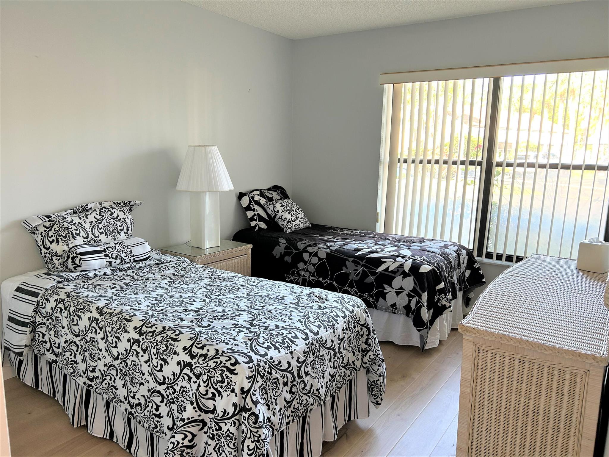 LUCERNE PARK CONDOS 1, 1A, 2 THRU 15 AND 23 THRU 2 - Residential Lease