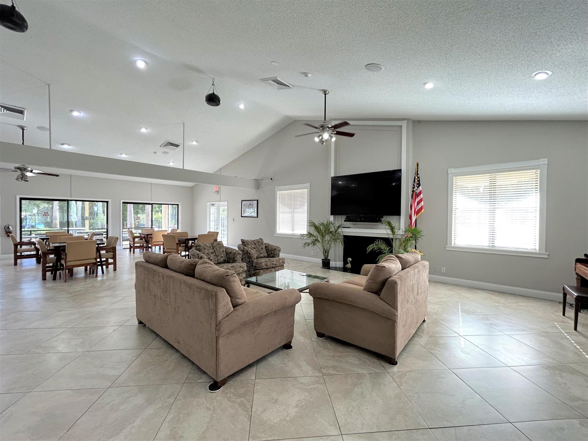 LUCERNE PARK CONDOS 1, 1A, 2 THRU 15 AND 23 THRU 2 - Residential Lease