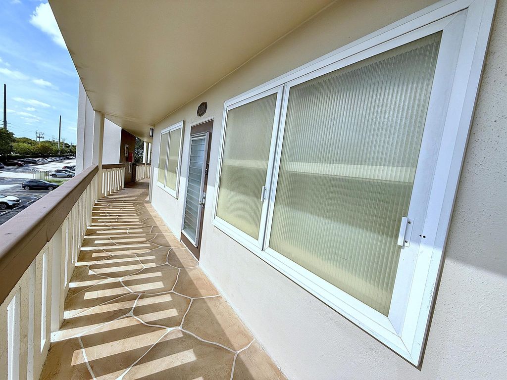 Photo of 3030 Farnham O, Deerfield Beach, FL 33442 (MLS # R11147887)
