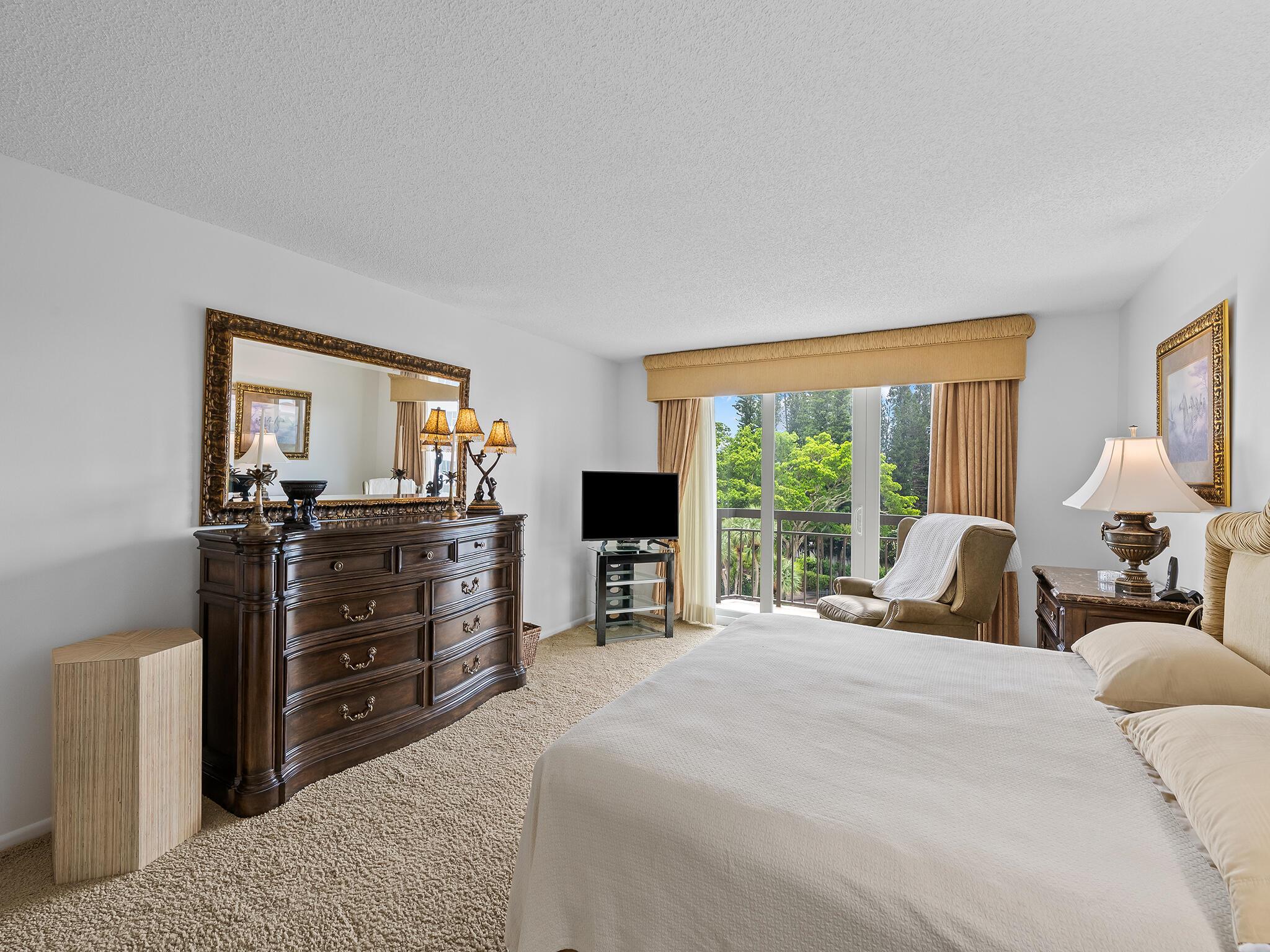 CARLTON CONDO - Residential