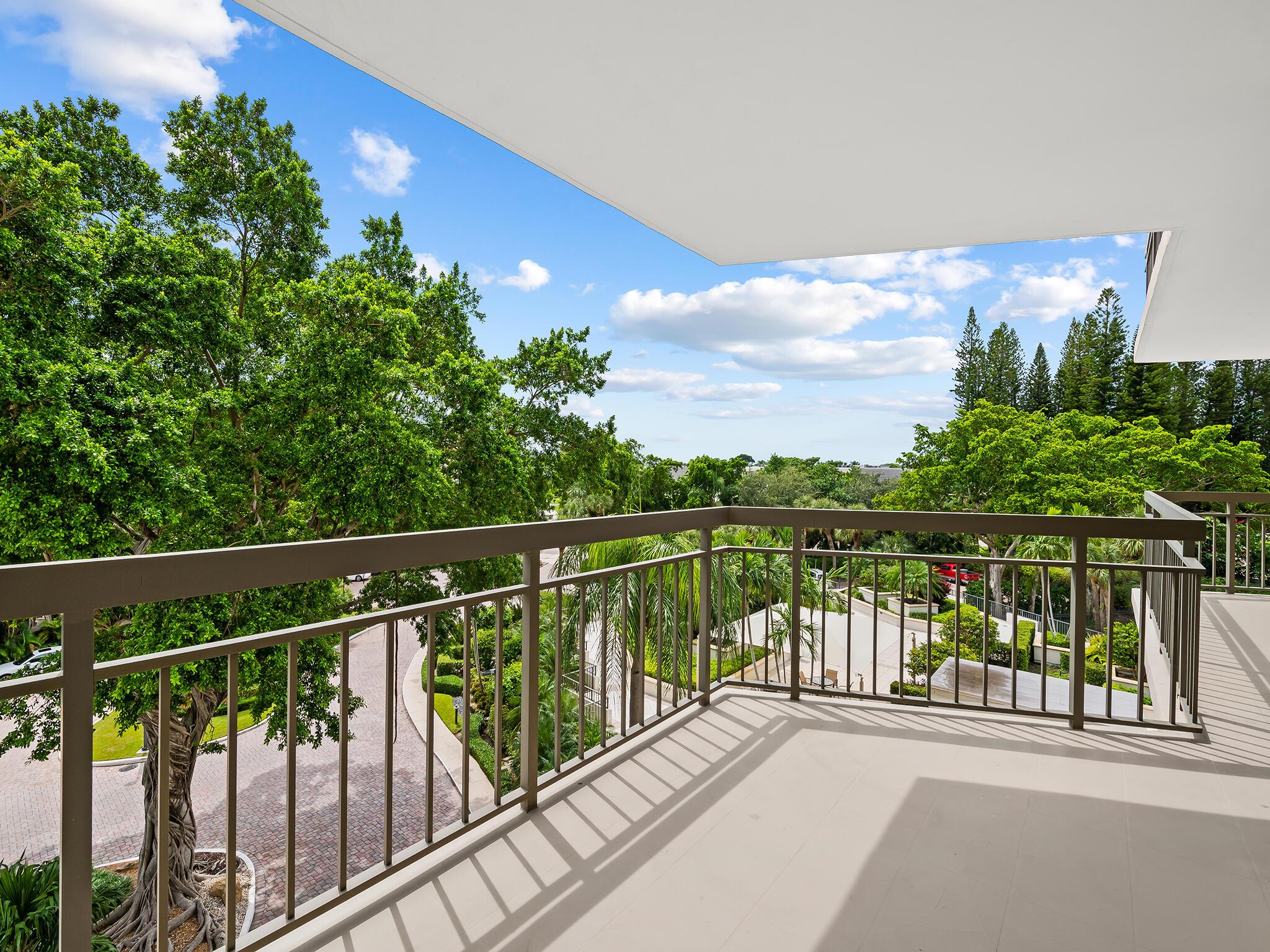 CARLTON CONDO - Residential