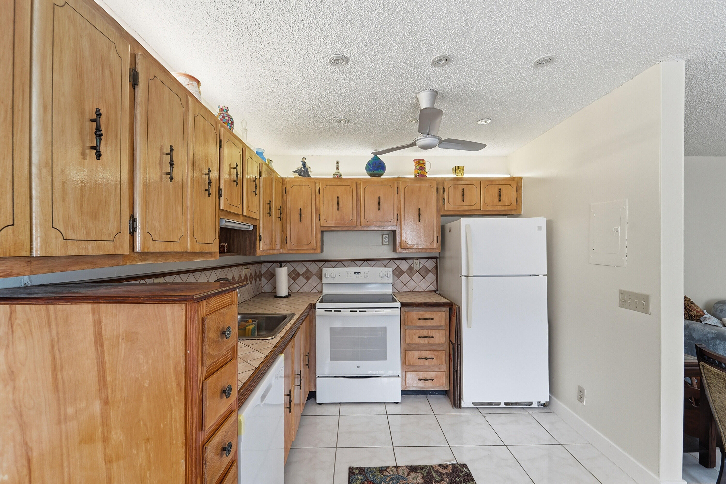 KINGS POINT NORMANDY CONDOS - Residential Lease