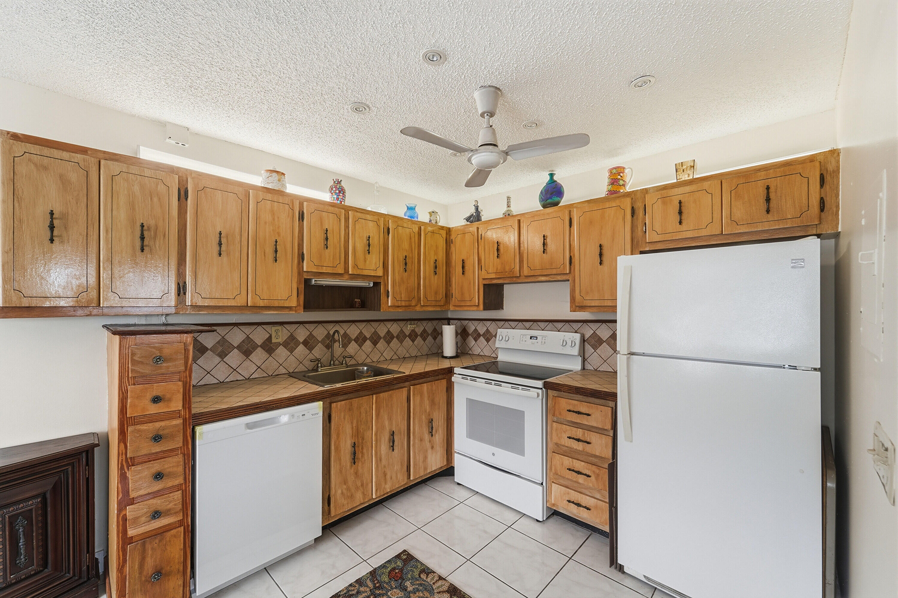 KINGS POINT NORMANDY CONDOS - Residential Lease