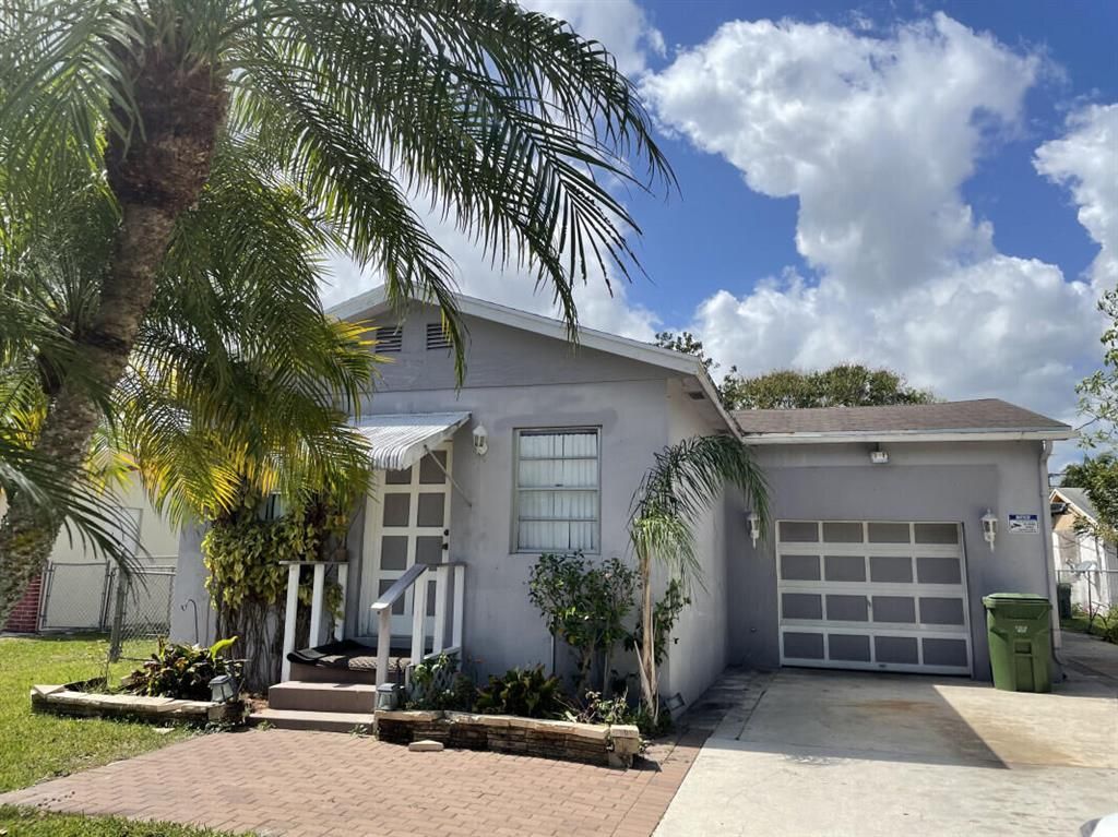 Photo of 3909 Edwards Avenue Ave, Palm Springs, FL 33461 (MLS # R10830090)