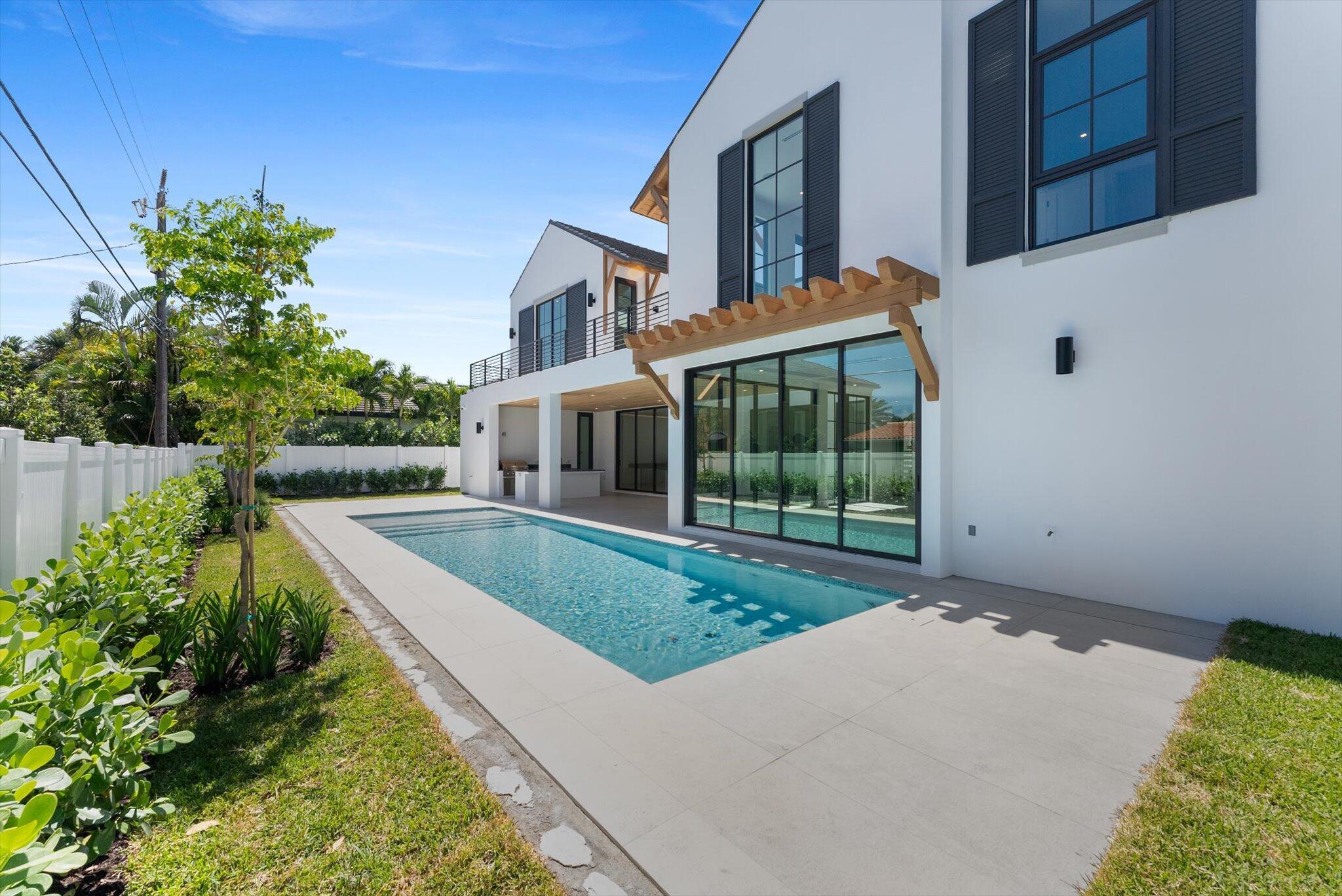 BOCA VILLAS - Residential