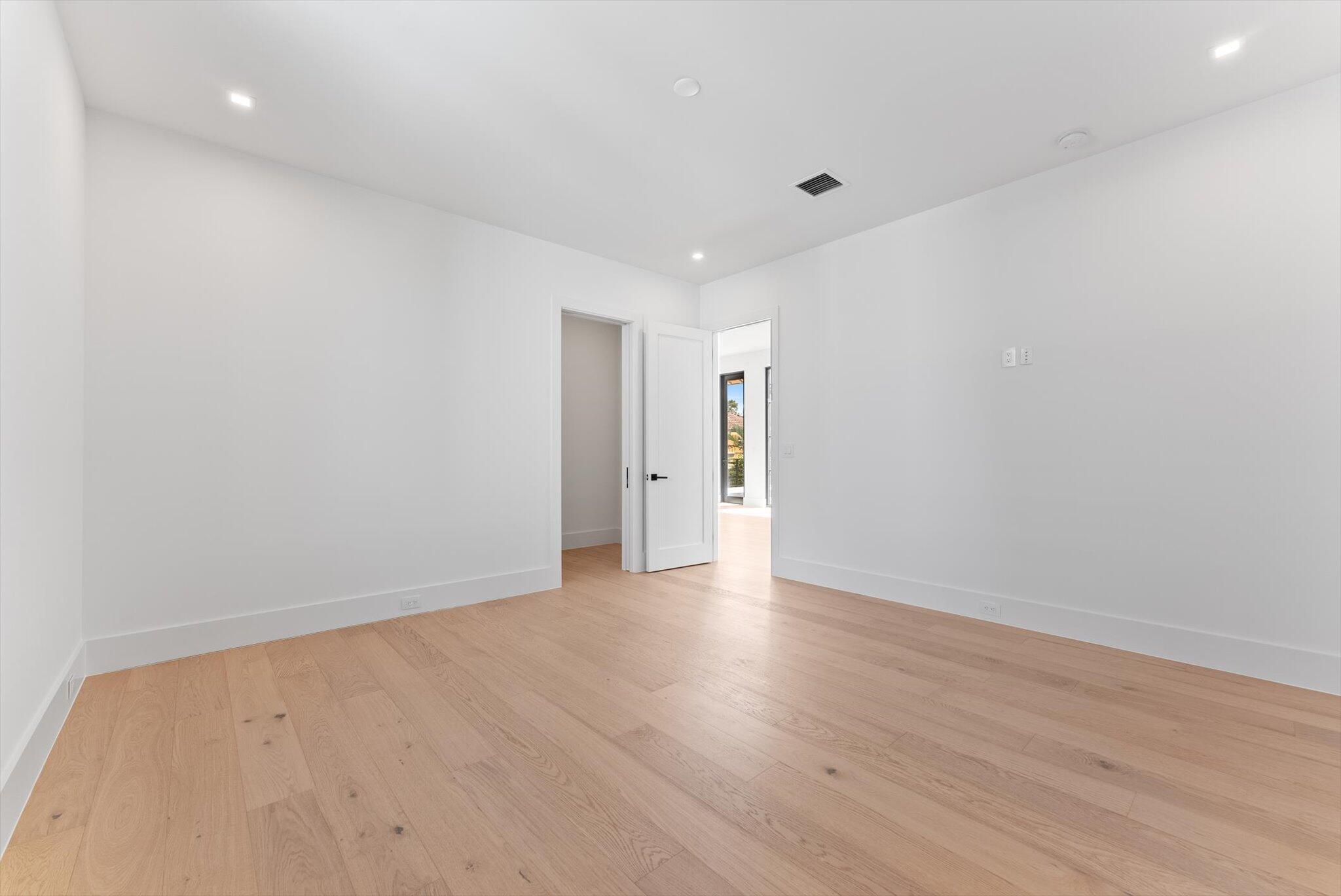 BOCA VILLAS - Residential