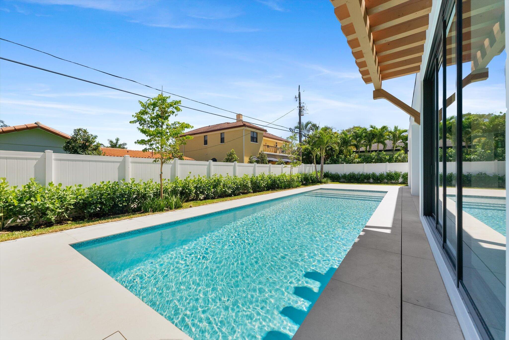 BOCA VILLAS - Residential