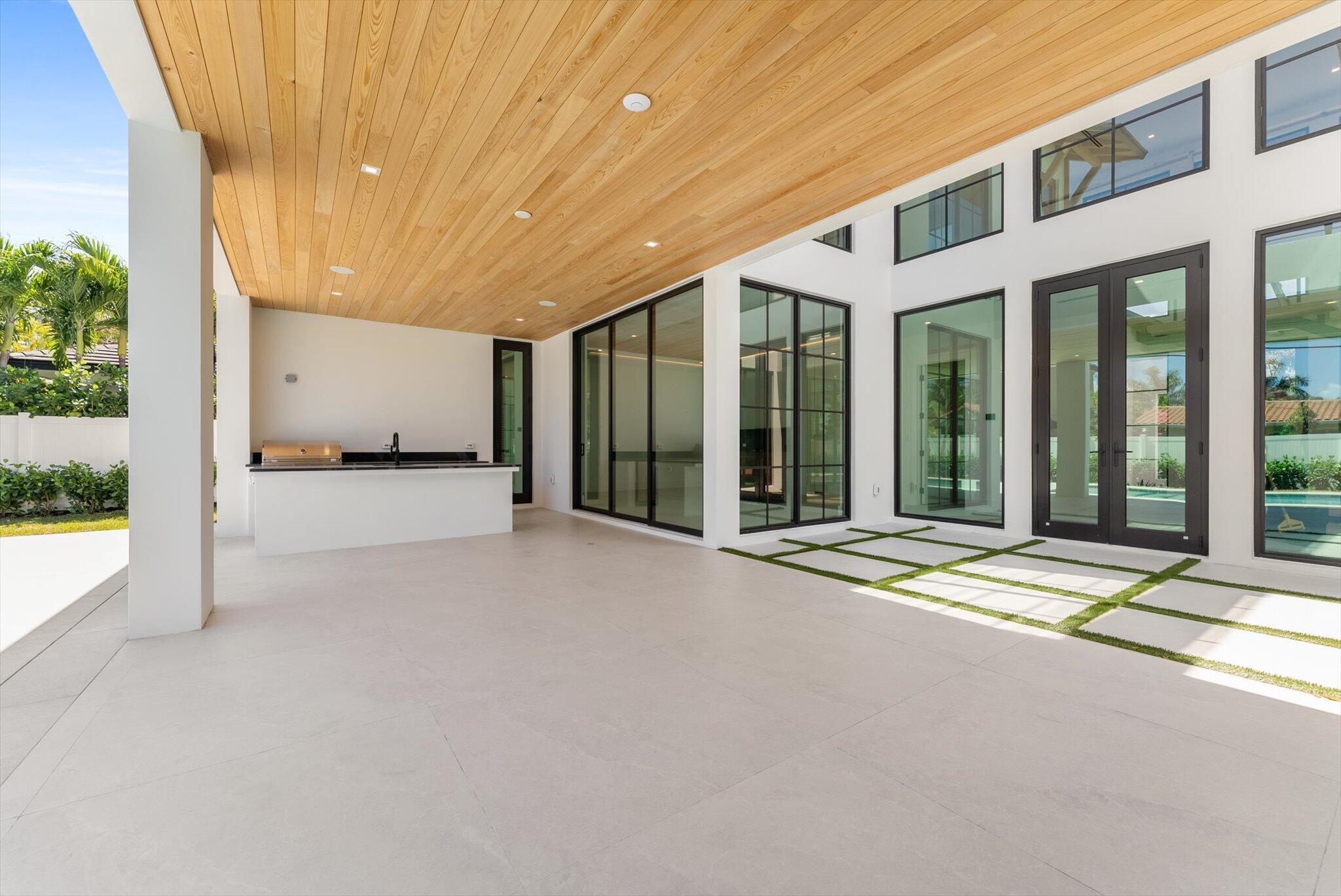 BOCA VILLAS - Residential