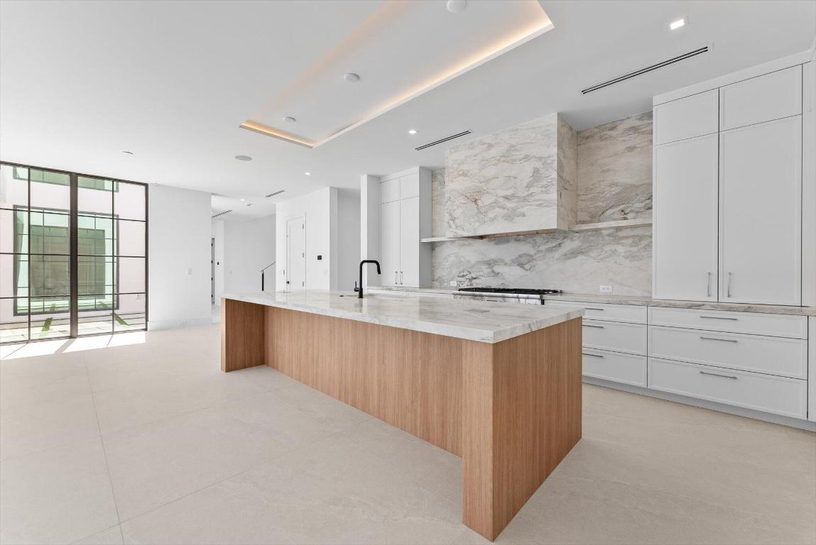 BOCA VILLAS - Residential