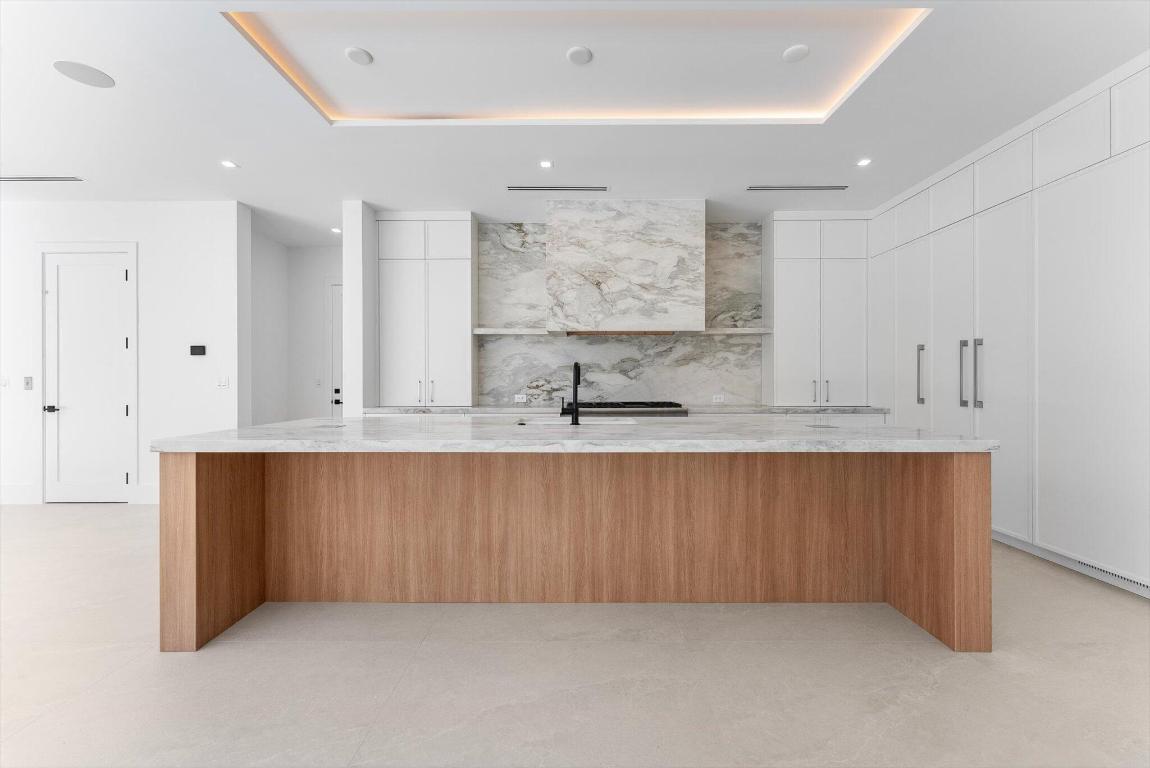 BOCA VILLAS - Residential