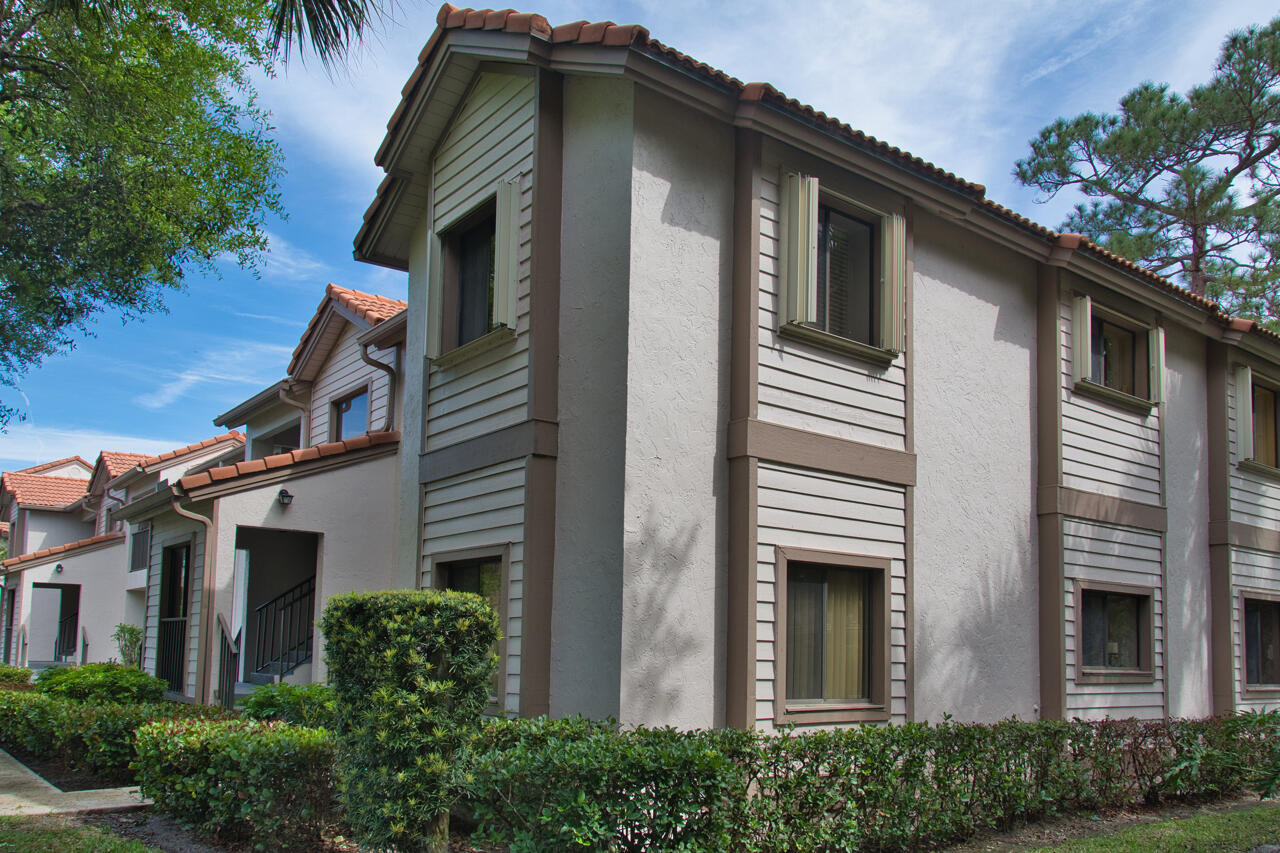 DUNBAR WOODS CONDO 4 - Residential