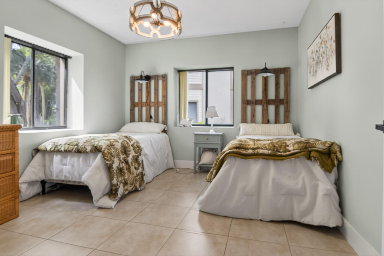 DUNBAR WOODS CONDO 4 - Residential