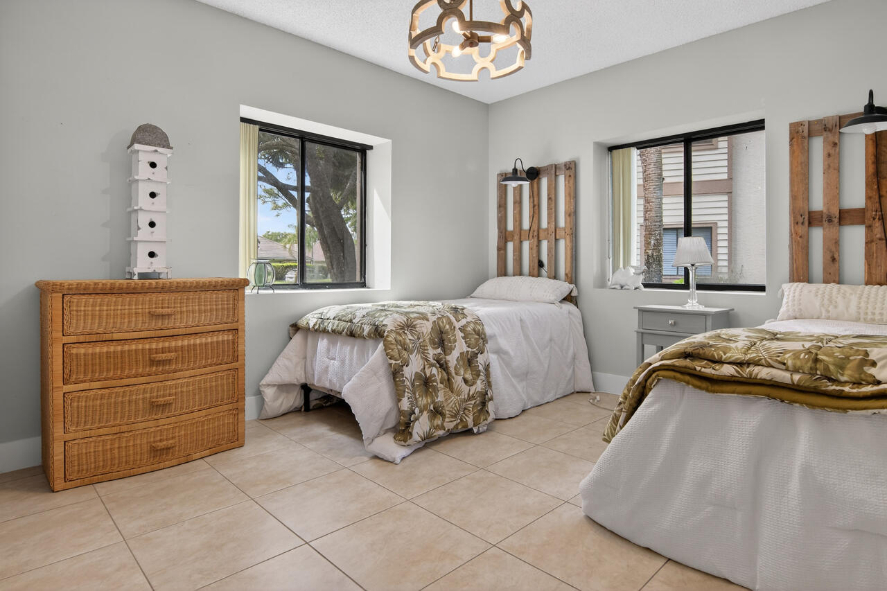 DUNBAR WOODS CONDO 4 - Residential