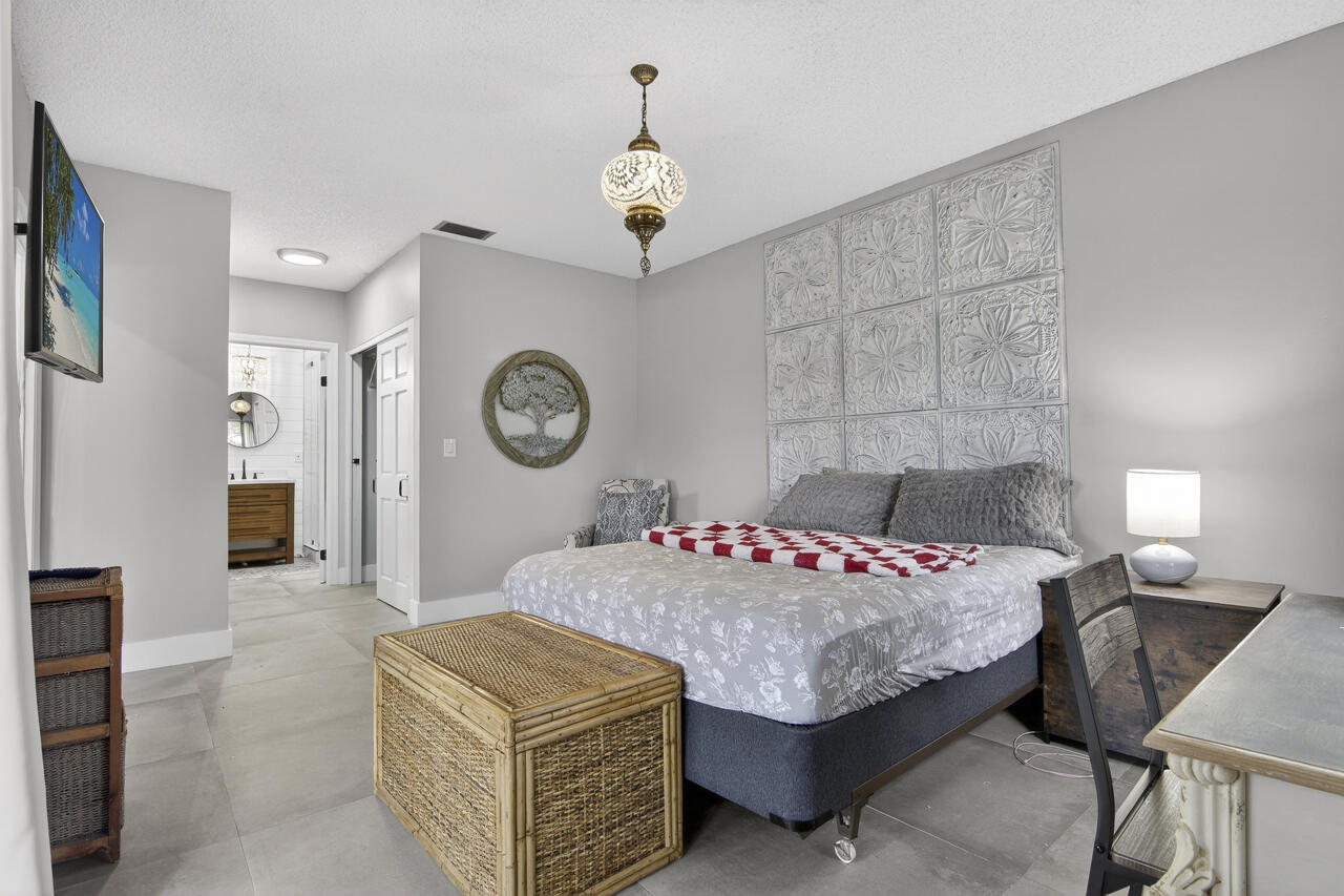 DUNBAR WOODS CONDO 4 - Residential