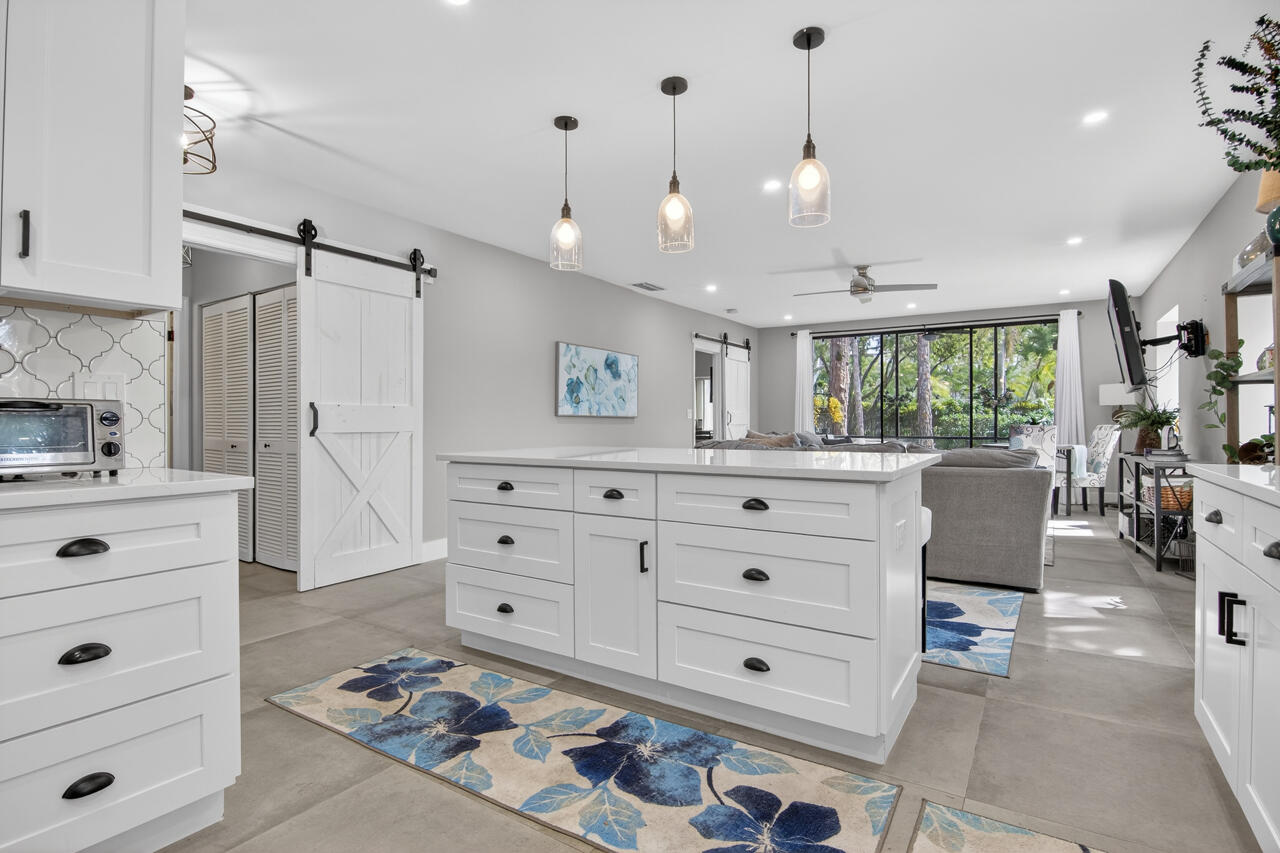 DUNBAR WOODS CONDO 4 - Residential