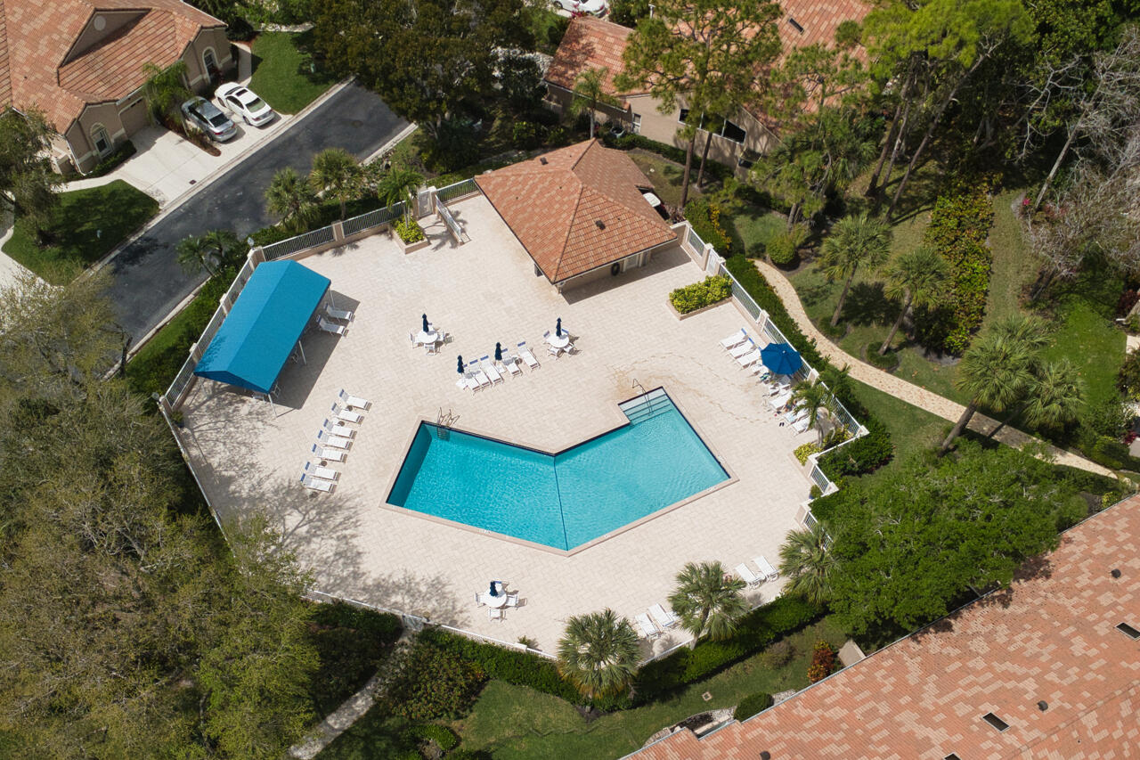 DUNBAR WOODS CONDO 4 - Residential