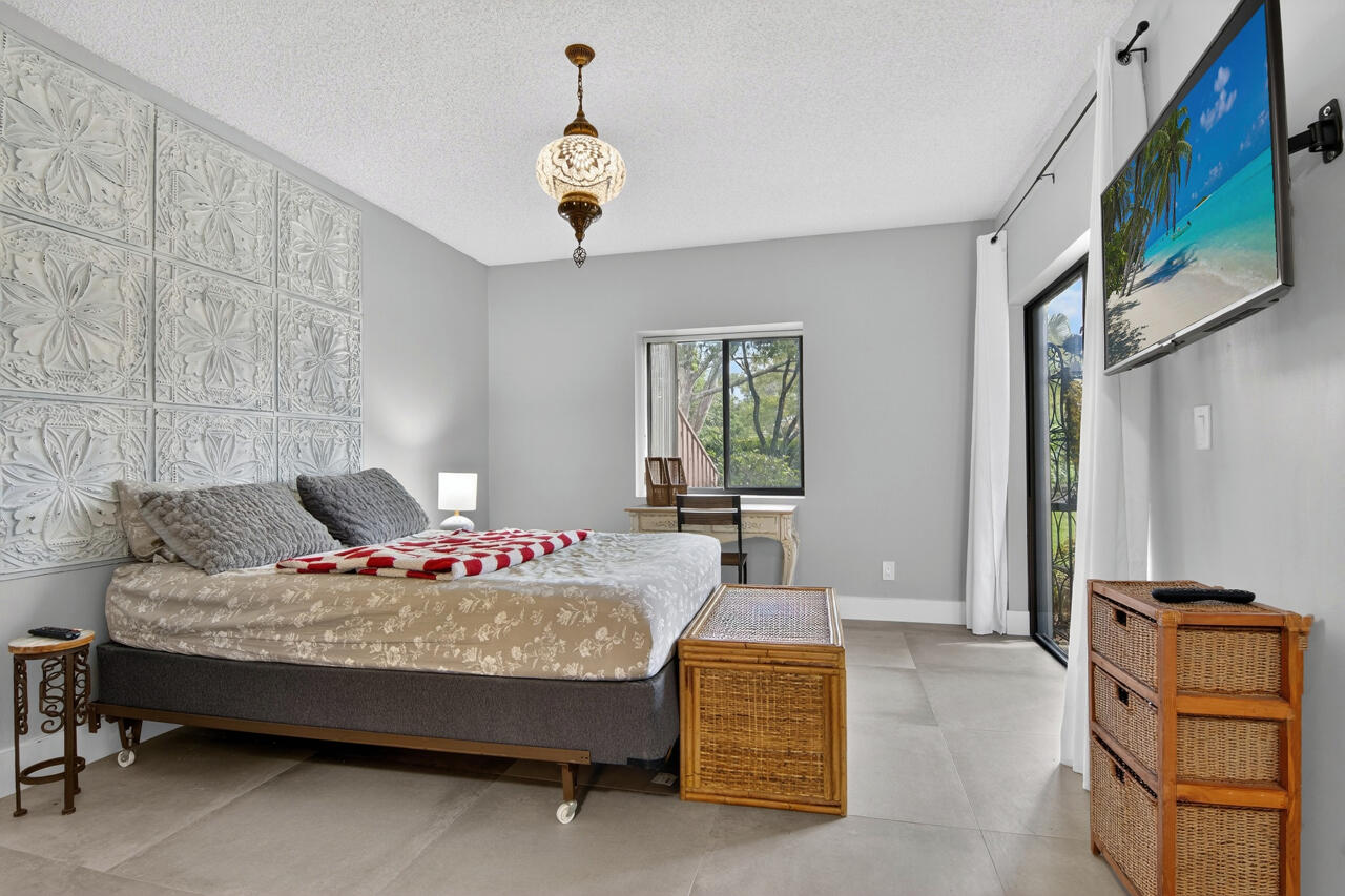 DUNBAR WOODS CONDO 4 - Residential