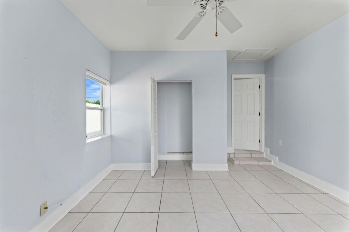 PALM SPRINGS VILLAGE PL 1 IN PB 25 PGS 46 & 47 - Residential