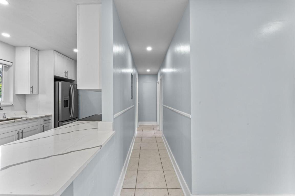 PALM SPRINGS VILLAGE PL 1 IN PB 25 PGS 46 & 47 - Residential