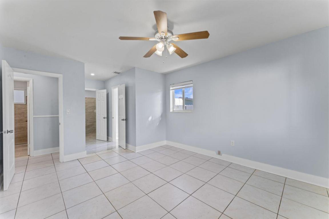 PALM SPRINGS VILLAGE PL 1 IN PB 25 PGS 46 & 47 - Residential