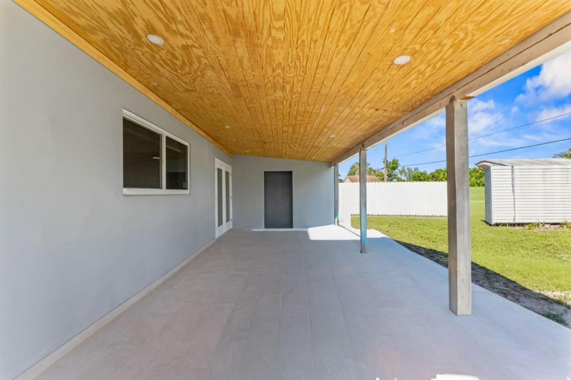 PALM SPRINGS VILLAGE PL 1 IN PB 25 PGS 46 & 47 - Residential