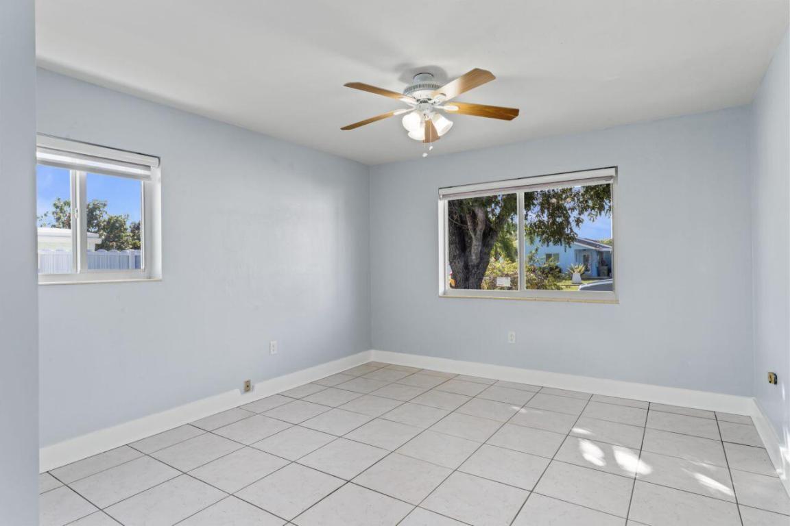 PALM SPRINGS VILLAGE PL 1 IN PB 25 PGS 46 & 47 - Residential