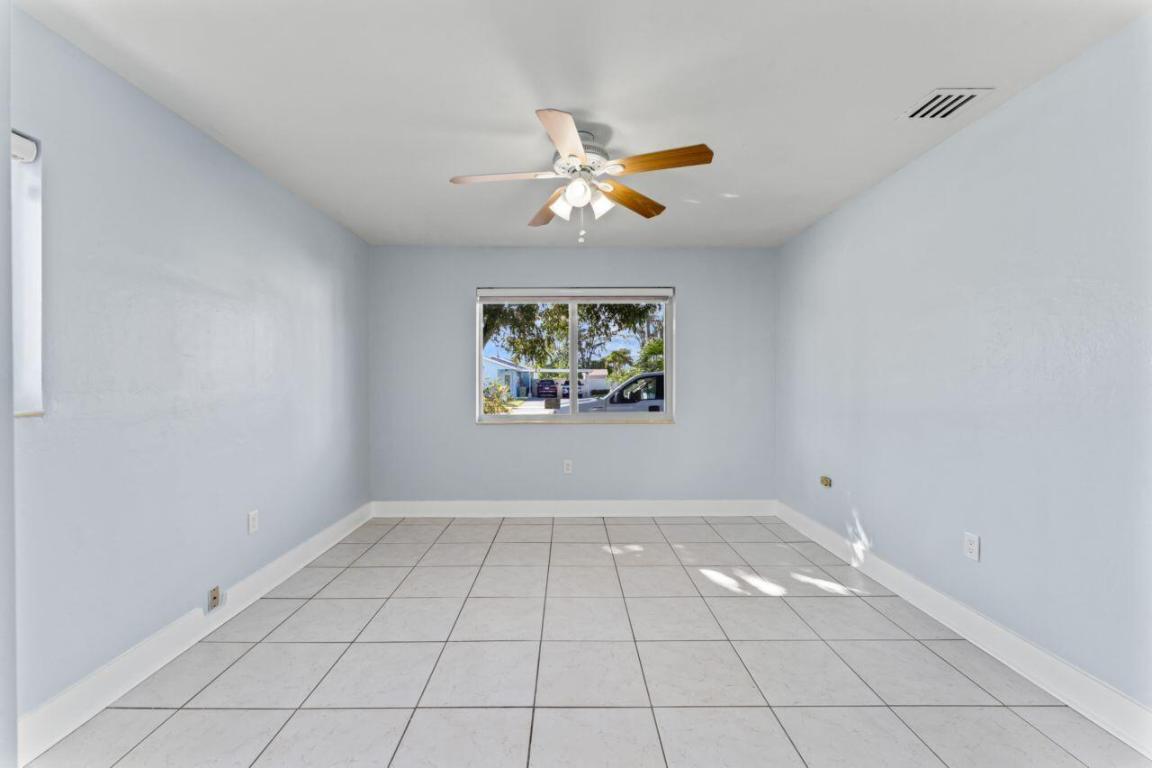 PALM SPRINGS VILLAGE PL 1 IN PB 25 PGS 46 & 47 - Residential