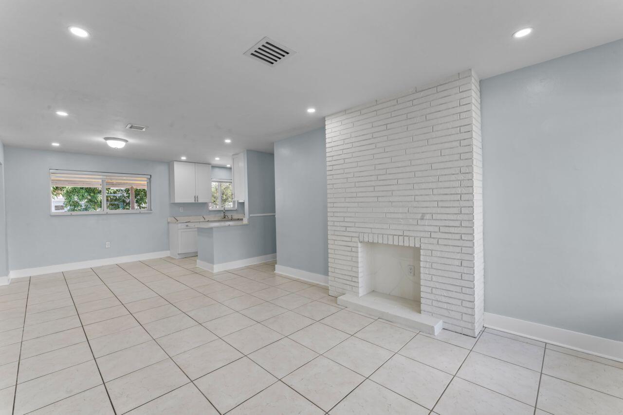 PALM SPRINGS VILLAGE PL 1 - Residential