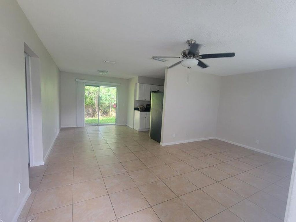 Photo of 242 SE 24th Avenue, Boynton Beach, FL 33435 (MLS # B26045387)