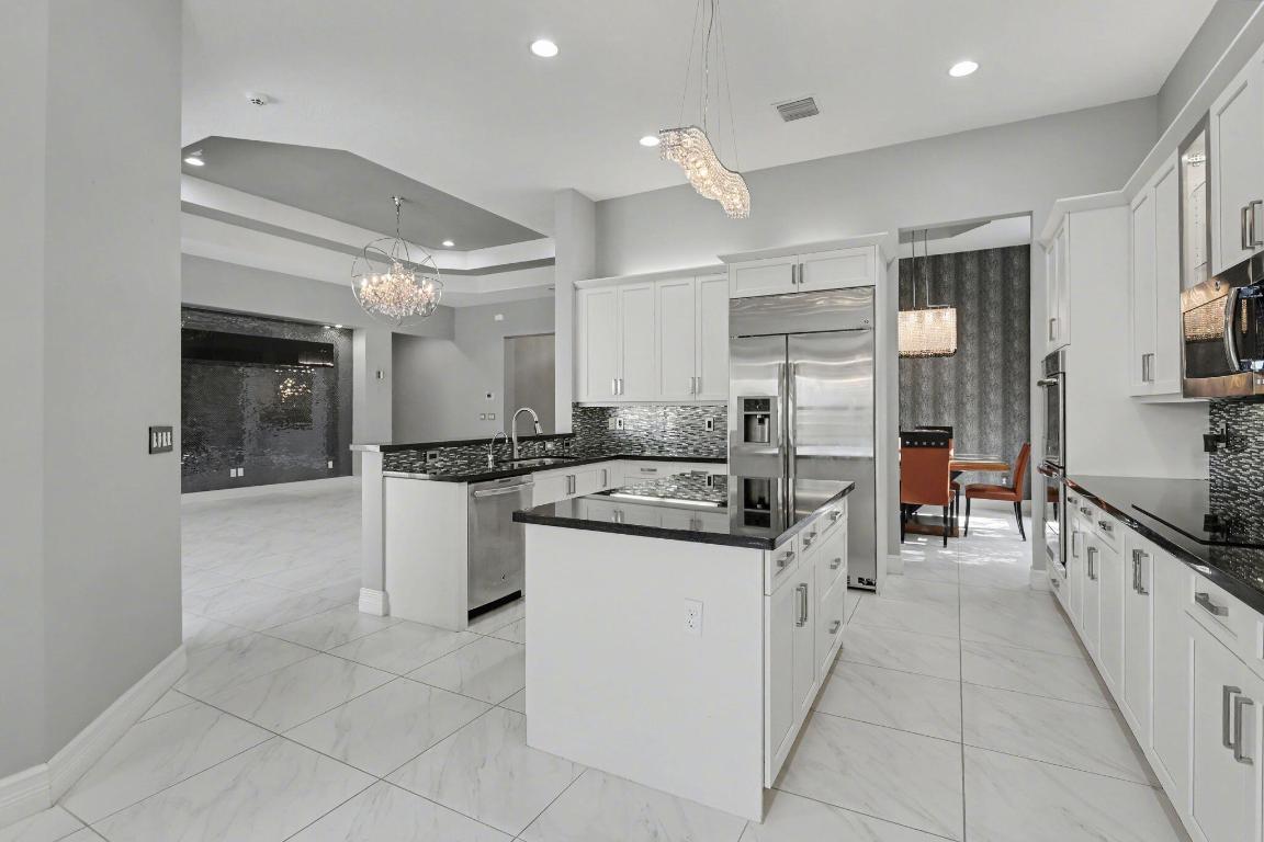 VALENCIA COVE - Residential