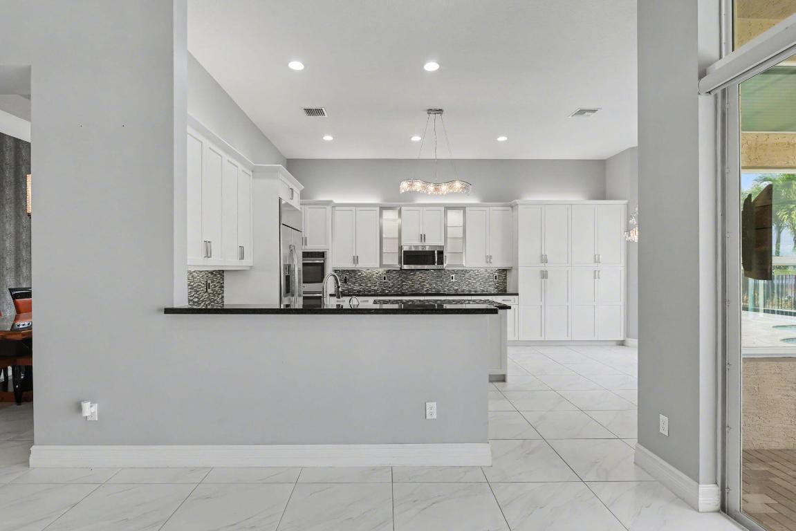 VALENCIA COVE - Residential