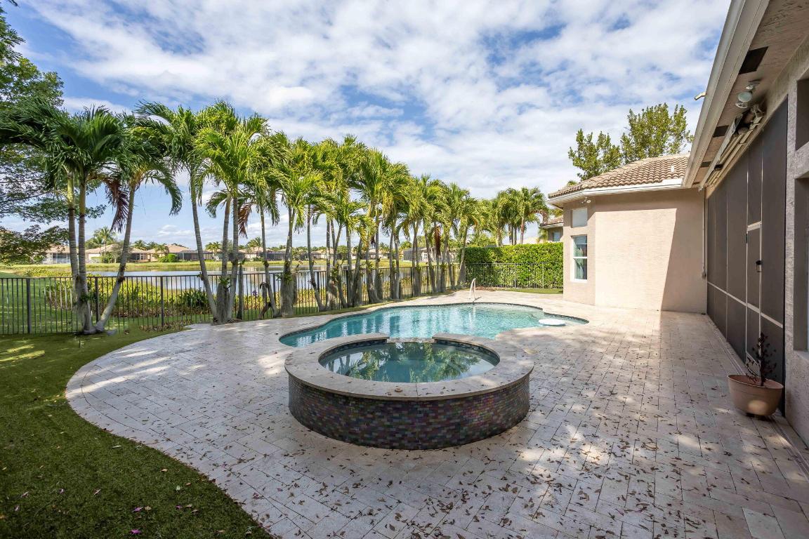 VALENCIA COVE - Residential