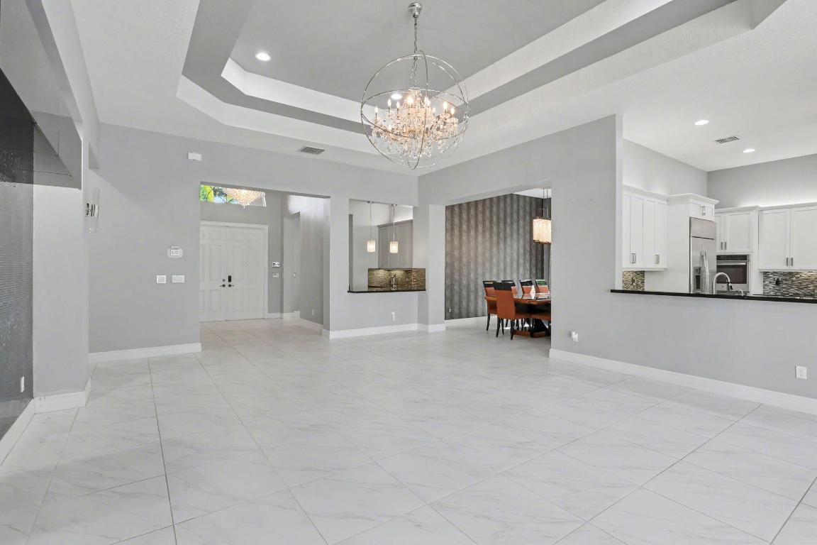 VALENCIA COVE - Residential