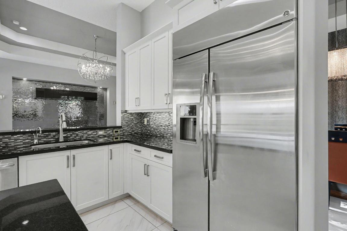 VALENCIA COVE - Residential