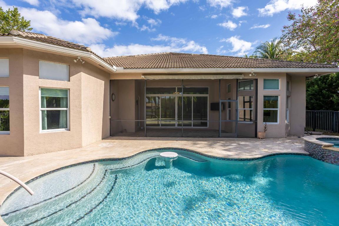 VALENCIA COVE - Residential