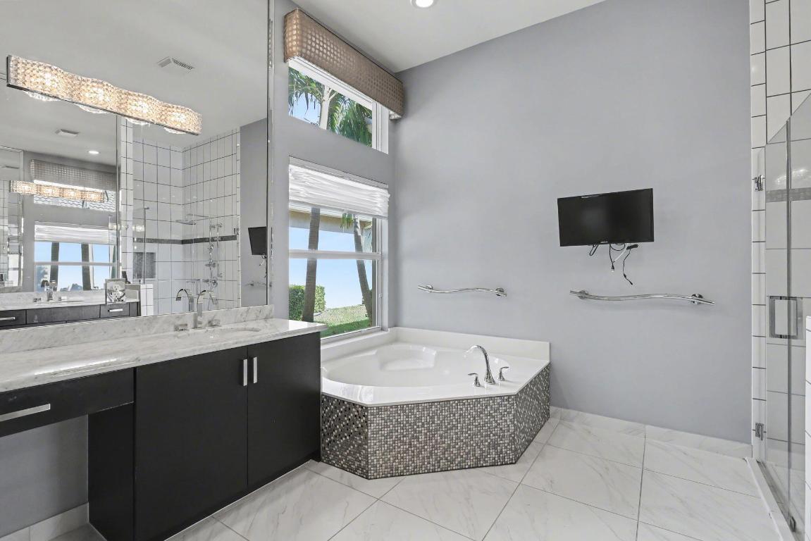 VALENCIA COVE - Residential