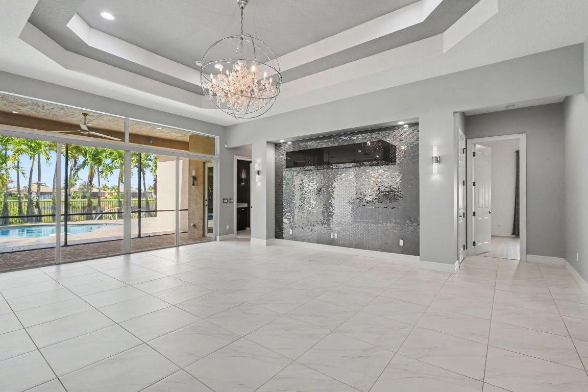 VALENCIA COVE - Residential