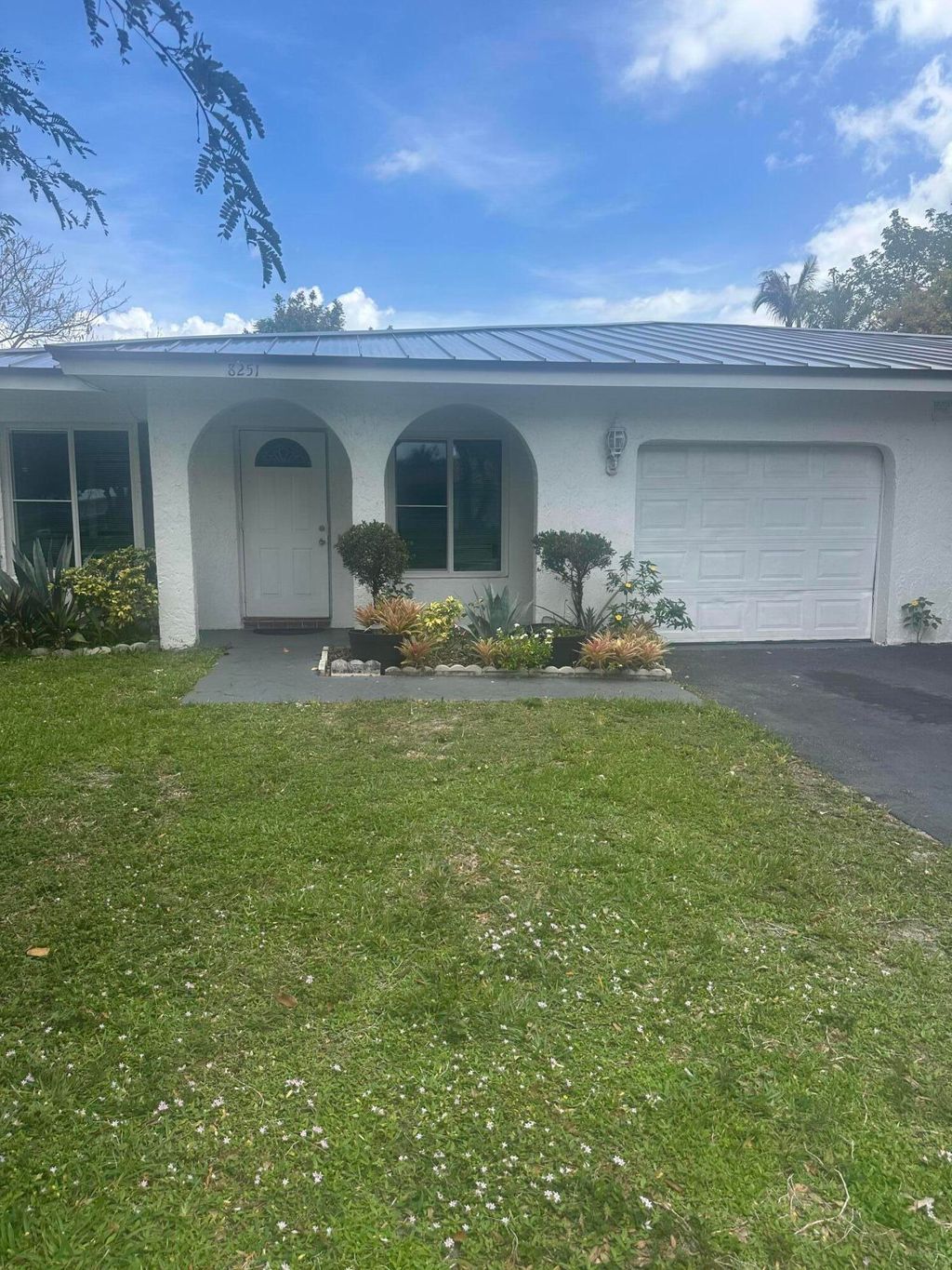 Photo of 8243 NW 39th Street, Coral Springs, FL 33065 (MLS # B26025144)