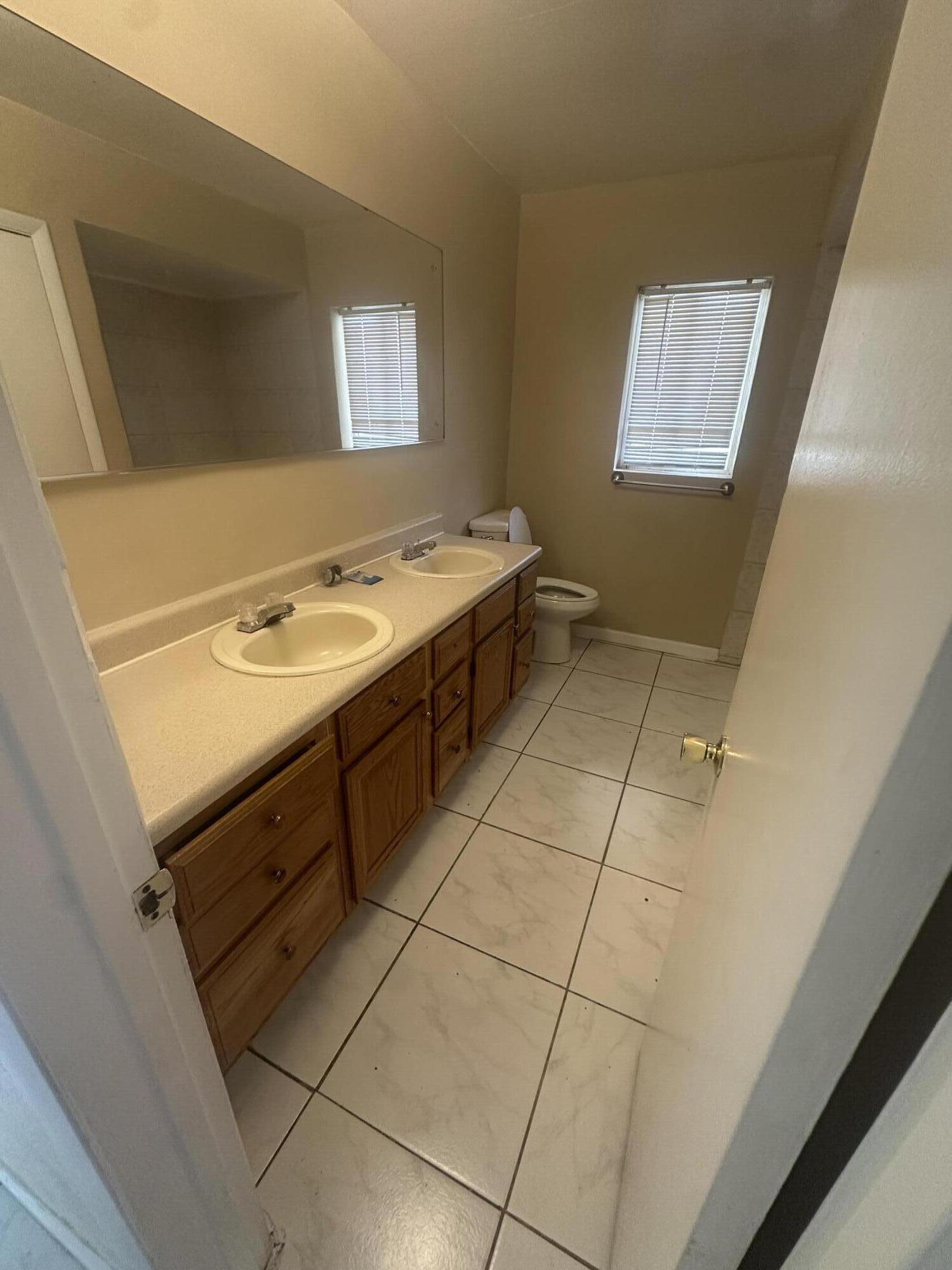 8243 NW 39th Street