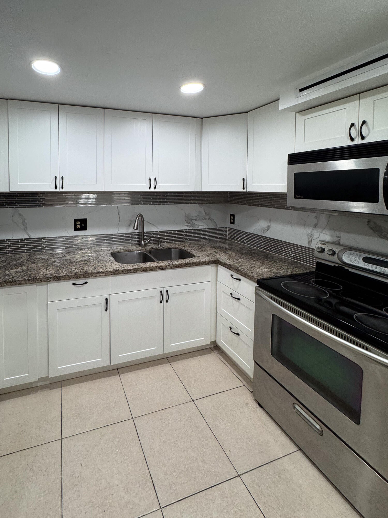 4166 Inverrary Drive 104, Lauderhill FL 33319