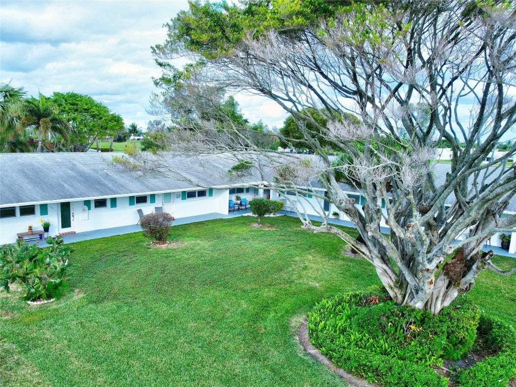 Photo of 400 SW Golfview Terrace #111, Boynton Beach, FL 33426 (MLS # B26082614)