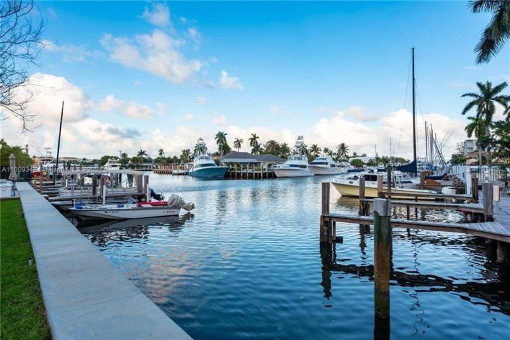 Photo of 1420 Cordova Road #25C, Fort Lauderdale, FL 33316 (MLS # F10506659)