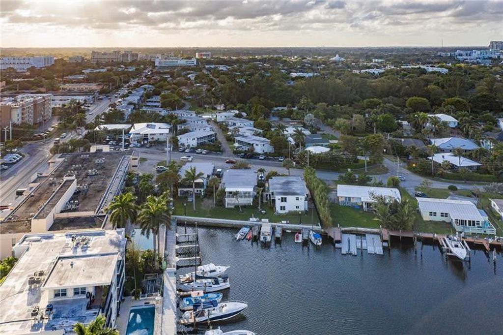 Photo of 1420 Cordova Road #25C, Fort Lauderdale, FL 33316 (MLS # F10506659)