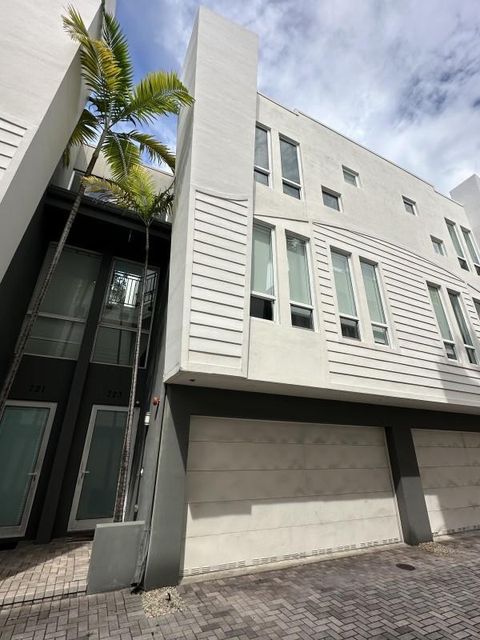 723 SE 16th Ct Fort Lauderdale FL 33316