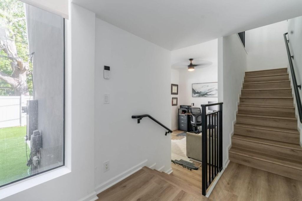 Photo of 723 SE 16th Court, Fort Lauderdale, FL 33316 (MLS # F10530641)