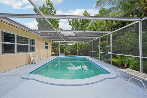 A home in Lauderdale Lakes