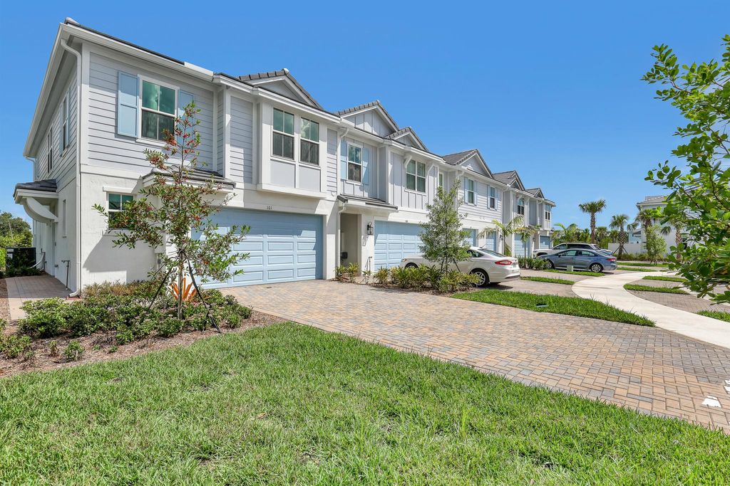 Photo of 105 SE Birch Terrace SE, Stuart, FL 34997 (MLS # R11116430)