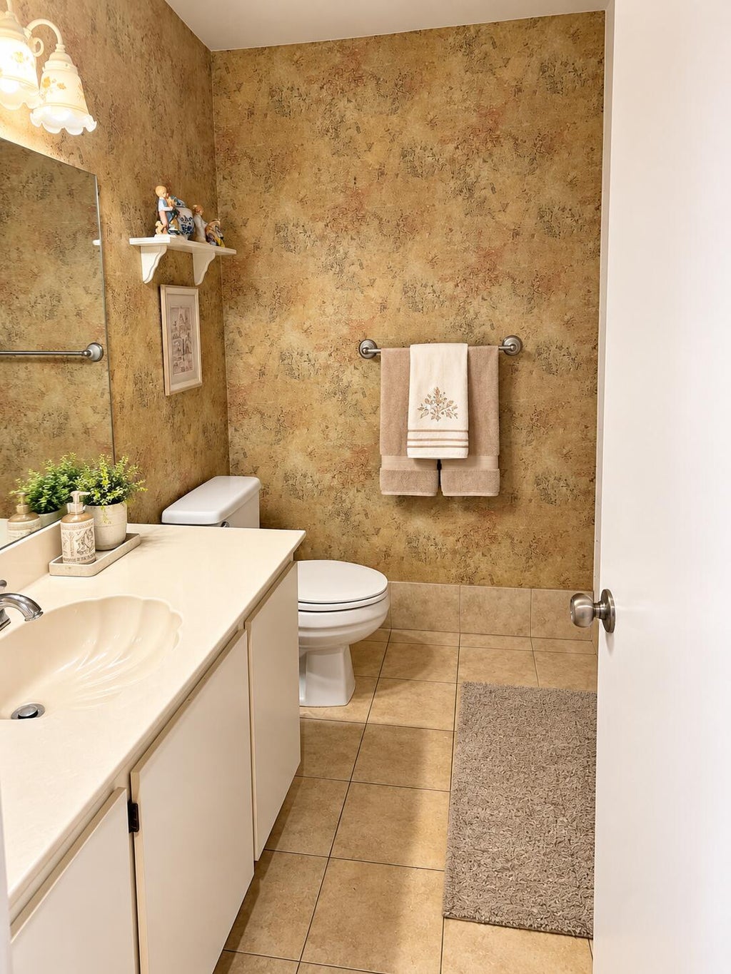 Photo of 6054 Sunny Manor Court #C, Delray Beach, FL 33484 (MLS # B26088130)