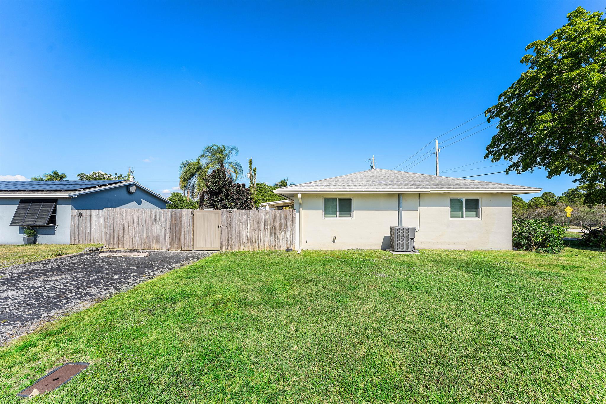 HYPOLUXO RIDGE ADD 1 - Residential Lease