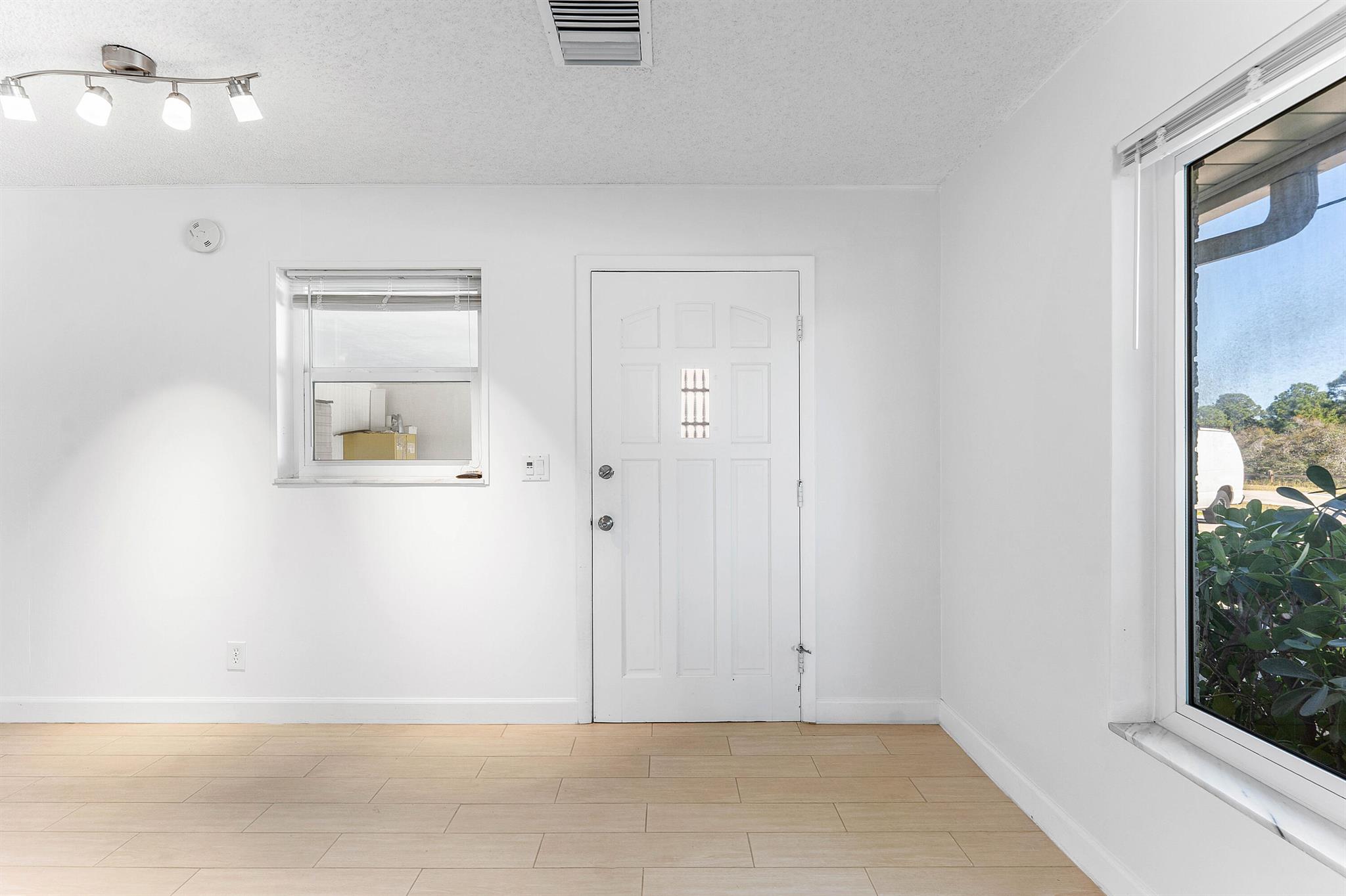 HYPOLUXO RIDGE ADD 1 - Residential Lease